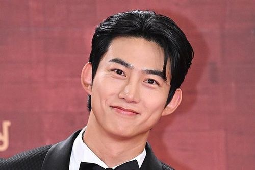 Taec Yeon (2PM) tổ chức lễ cưới