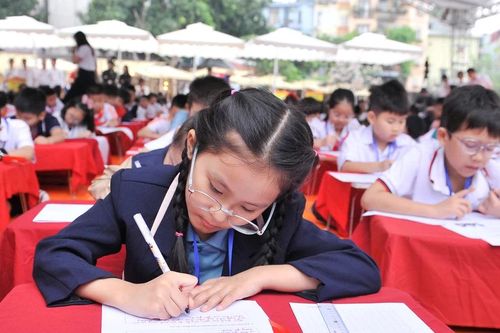 Học sinh hào hứng với Ngày hội Trạng nguyên nhỏ tuổi và Trạng nguyên 'Nét chữ - Nết người'