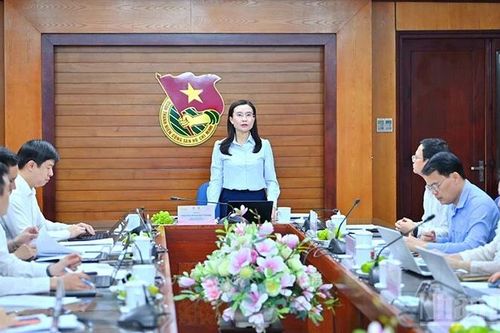 Cô giáo 58 tuổi giành Giải thưởng 'Cánh én hồng' năm 2026