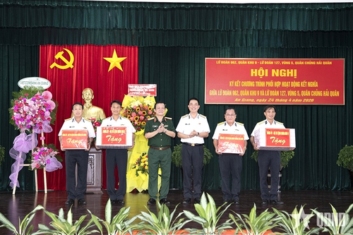 Lữ đoàn 962 và Lữ đoàn 127 bắt tay hiệp đồng 'từ sông ra biển': Tạo thế trận liên hoàn bảo vệ chủ quyền Tây Nam
