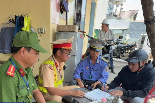 Xử lý 'bác tài' chạy ẩu