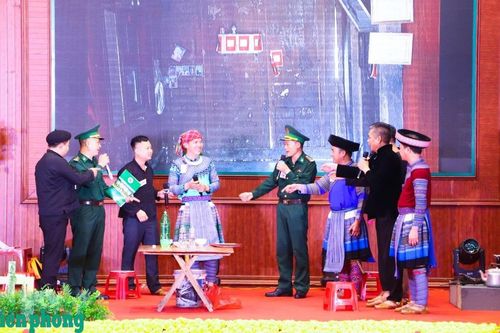 Phát huy 'chìa khóa' ngôn ngữ, xây dựng thế trận biên phòng toàn dân vững chắc