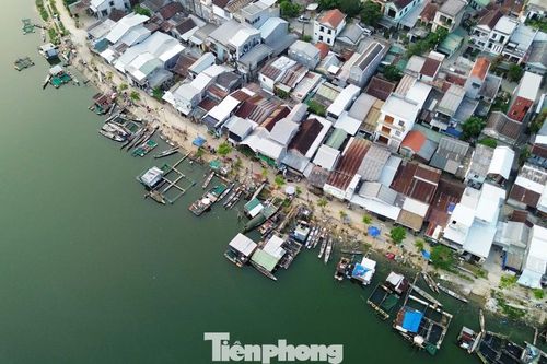 Nhếch nhác 'xóm vạn đò' mới giữa nội đô Huế