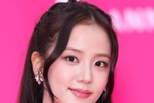 Jisoo (BlackPink) đẹp rạng rỡ