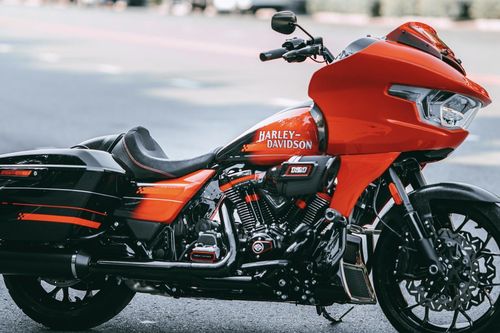 Dân chơi Hà Nội tậu siêu mô tô Harley-Davidson giá 2,44 tỷ độc nhất Việt Nam