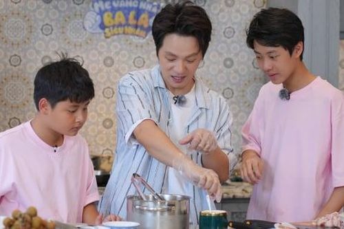 Bữa cơm 30 phút đầy 'chông gai' của ba con Đăng Khôi