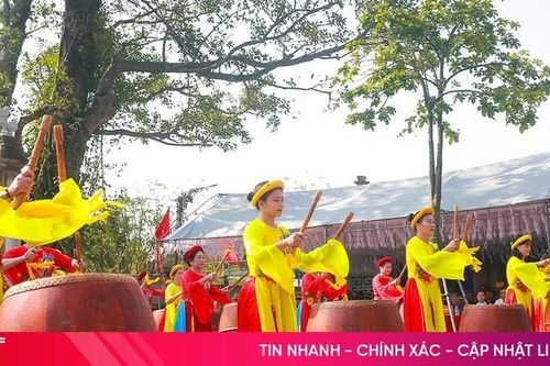Âm vang trống hội, nối nhịp thời gian