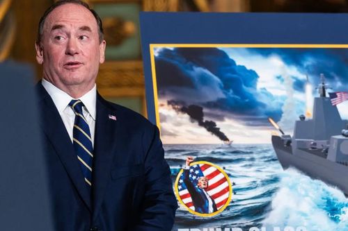 Hé lộ 'giấc mơ' của Tổng thống Trump khiến Bộ trưởng Hải quân mất chức
