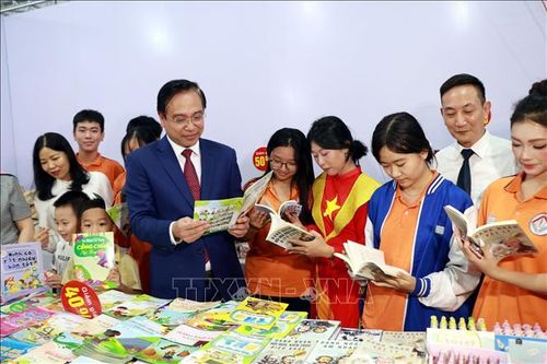 Mạch tri thức - từ trang sách đến không gian số