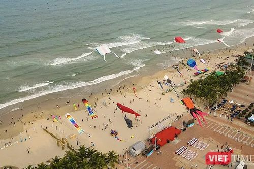 Du lịch Đà Nẵng 30/4–1/5: Khách tăng vọt, khách sạn ven biển gần như kín phòng