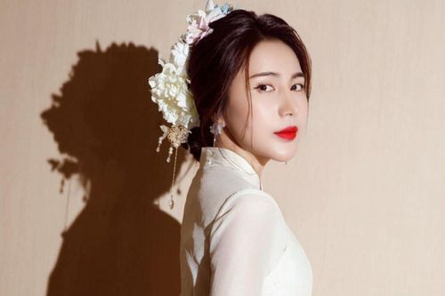 Ở quê ca sĩ Thủy Tiên có một món ăn mà nhiều người phải lấy hết can đảm mới dám thử