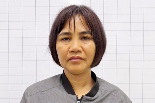 Khởi tố người phụ nữ bán hàng rong gây rối tại sân bay Nội Bài
