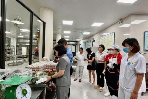 Kiểm tra hơn 334.000 cơ sở, phát hiện gần 20.800 vi phạm an toàn thực phẩm