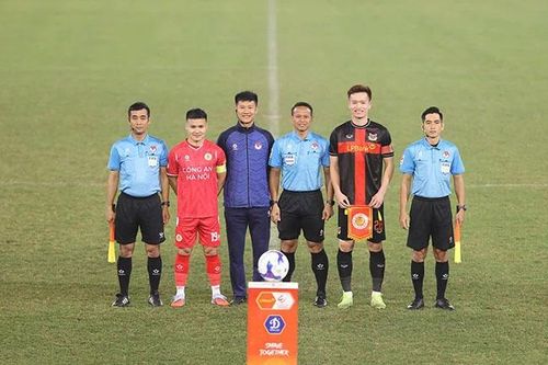 Trọng tài FIFA người Malaysia điều hành trận đấu của Đông Á Thanh Hóa; Italy bác bỏ đề xuất thay thế Iran tham dự World Cup 2026