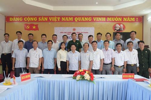 Hội Cựu chiến binh Cụm số 5 ký kết giao ước thi đua