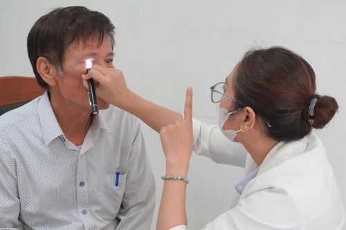 Bệnh viện Đà Nẵng khám sức khỏe miễn phí cho người dân