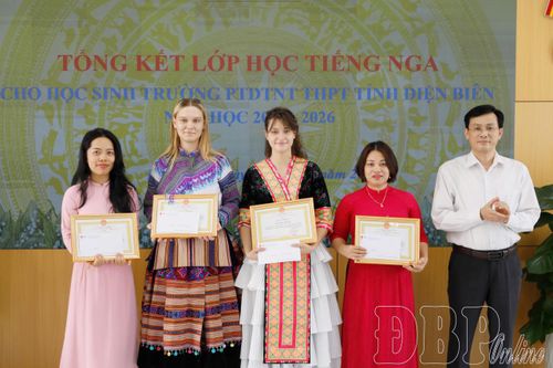 Tổng kết lớp tiếng Nga cho học sinh Trường Phổ thông DTNT THPT tỉnh