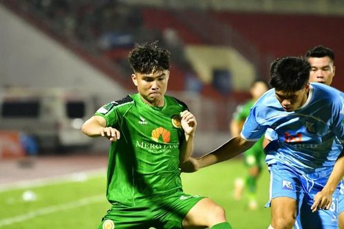 Bất bại đối đầu bất bại: Sân Quy Nhơn chờ lời giải