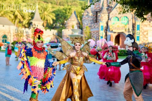 Thúc đẩy phát triển du lịch, bảo đảm thực hiện tốc độ tăng trưởng kinh tế hai con số