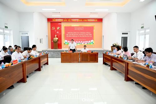 Đoàn kiểm tra số 327 của Ban Thường vụ Tỉnh ủy kiểm tra công tác lãnh đạo, chỉ đạo sắp xếp tổ chức bộ máy tại 4 xã, phường