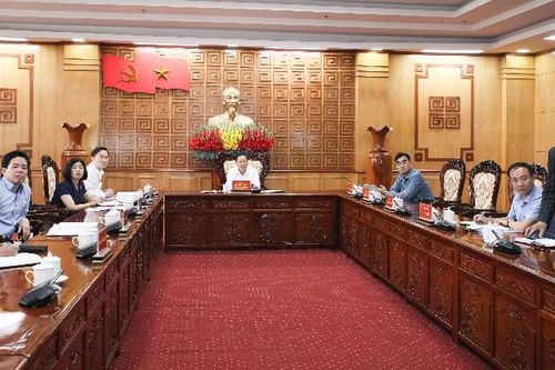 Bí thư Tỉnh ủy Lê Minh Ngân chủ trì cho ý kiến về chủ trương đầu tư cầu đường bộ đa công năng qua biên giới và quy hoạch đô thị Tân Phong - Đoàn Kết