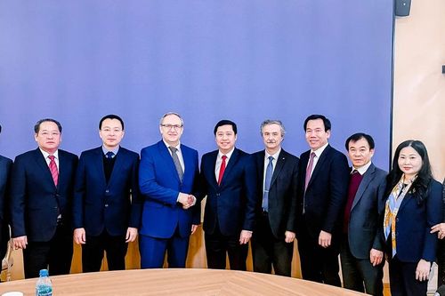 Đoàn công tác tỉnh Lào Cai làm việc với Trường Đại học Năng lượng Mát-xcơ-va