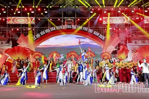 Lễ hội văn hóa dân gian đường phố - 'Thanh âm nguồn cội'