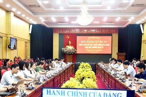 Tập huấn triển khai thủ tục hành chính của Đảng trên môi trường điện tử