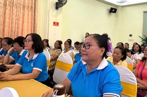 Lồng ghép bình đẳng giới trong kế hoạch phát triển kinh tế, xã hội