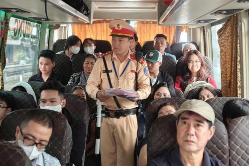 Hà Nội: Camera AI 'soi' xe khách vi phạm từ xa, xử lý hàng trăm tài xế
