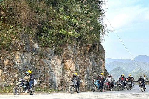 Tuyên Quang tăng cường quản lý tour trải nghiệm mô tô, xe máy