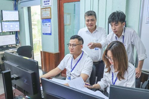 Bên trong 'bộ não' dự báo thời tiết cho 7 sân bay khu vực phía Bắc