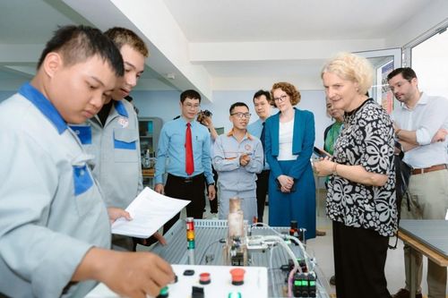 Chính phủ Đức hỗ trợ phục hồi đào tạo nghề ở miền Trung sau bão lũ