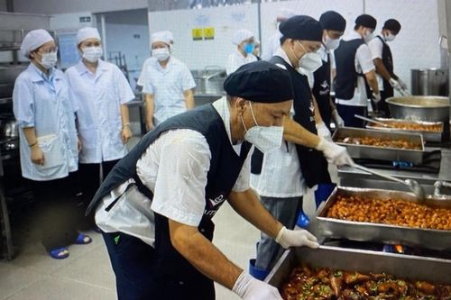 Ngộ độc thực phẩm gia tăng, siết chặt quản lý bếp ăn tập thể, thức ăn đường phố