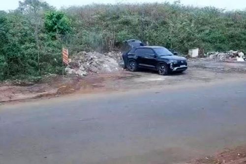Lái xe sang đi đổ trộm rác thải, một người đàn ông bị xử phạt