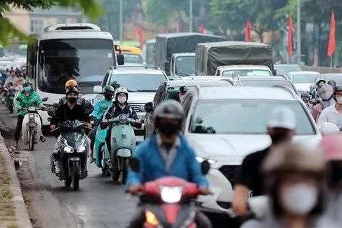 Người dân Hà Nội rời Thủ đô bắt đầu nghỉ lễ, cửa ngõ phía Nam đông đúc