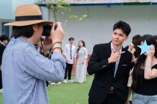 Bé trai răng thưa 'Bố ơi mình đi đâu thế' từng chiếm sóng VTV, giờ dậy thì đẹp như tài tử nhận không ra