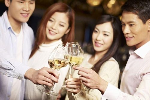 Từng bị gắn mác 'con nhà giàu ăn chơi', giờ họ lại trở thành kiểu sếp mà nhân viên văn phòng nào cũng mơ ước