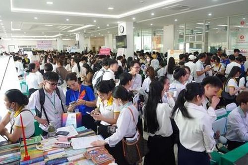 Hơn 8.000 lượt đăng ký, phỏng vấn tại ngày hội việc làm ở Đà Nẵng