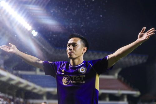 Hà Nội FC thắng Ninh Bình, Văn Quyết nói: 'Có 3 Hoàng Đức cũng vậy'