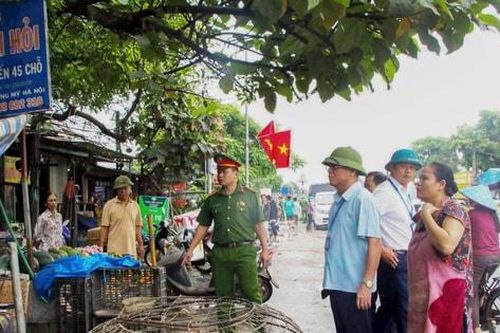Xã Trần Phú ra quân xử lý vi phạm về trật tự đô thị và hành lang an toàn giao thông