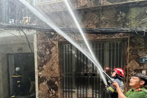 Hiệp đồng xử lý nhanh đám cháy giả định tại nhà nhiều căn hộ ở phường Láng