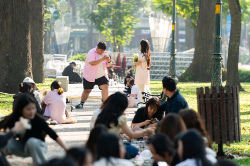Những kiểu đi cà phê 'độc lạ' ở TP.HCM