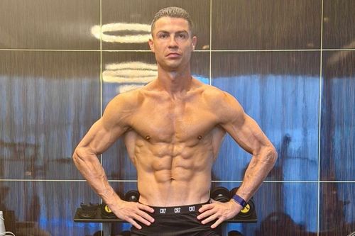 Bí mật giúp Ronaldo có body 'như tạc tượng' ở tuổi 41