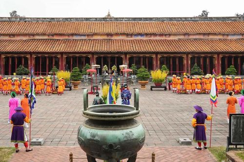 Tái hiện Lễ 'Cung tiến kỳ hoa dị thảo' trong Đại Nội Huế