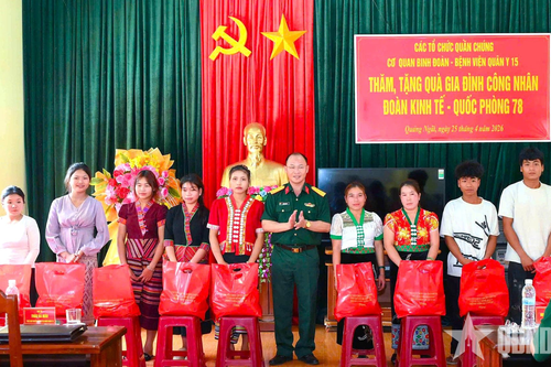 Binh đoàn 15 và Bệnh viện Quân y 15 tiếp sức công nhân vượt khó