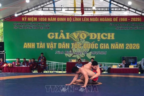 Hơn 100 vận động viên tranh tài giải vật dân tộc quốc gia