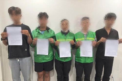 'Con bạc' gầy sòng nơi công cộng
