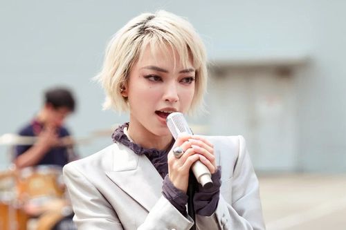 Mang đến những thông điệp chữa lành, Châu Bùi tiếp tục hành trình chạm vào cảm xúc người trẻ bằng âm nhạc