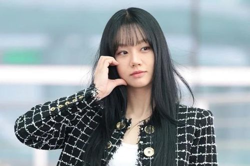 Hyeri thu hút sự chú ý với câu chuyện cảm động đằng sau 7 năm